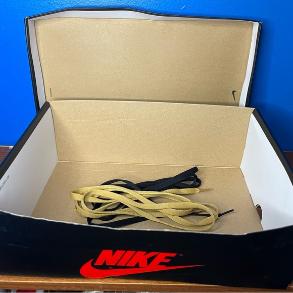 Jordan 1 Black Metallic Gold - Picture 10 of 11